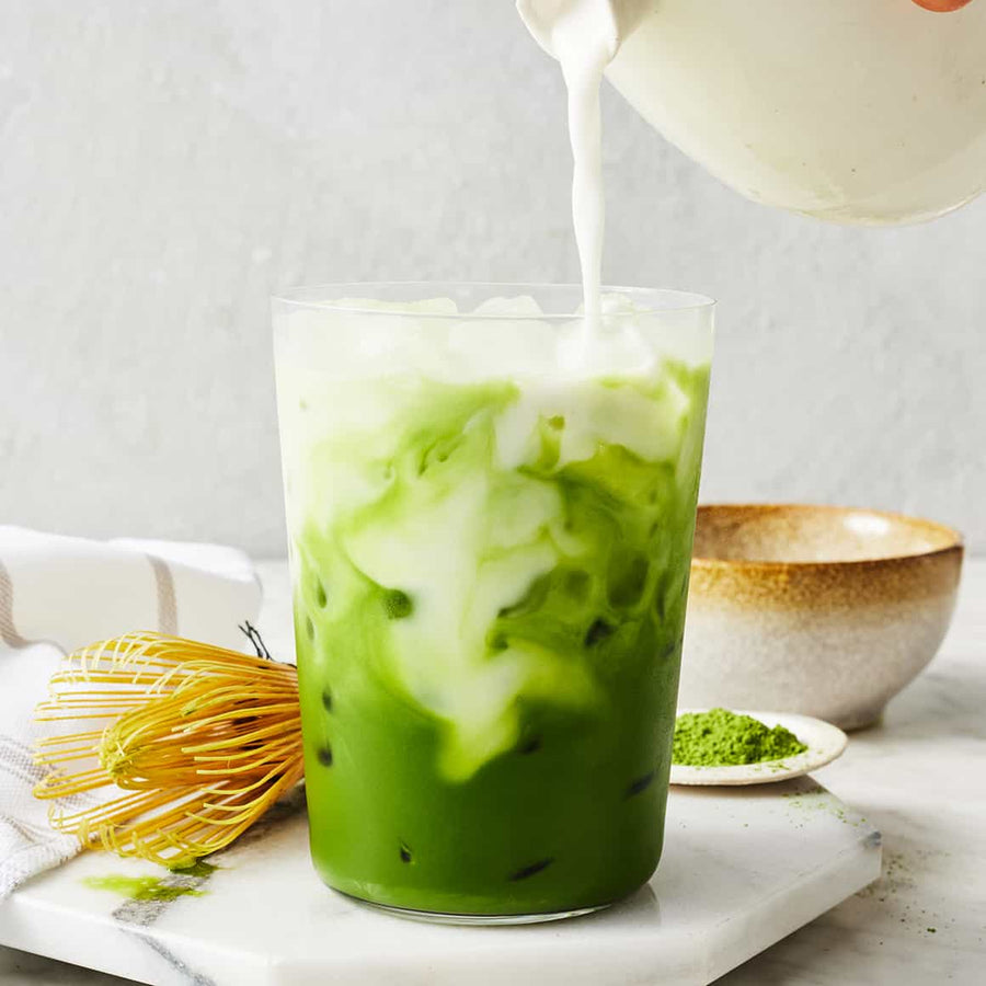 Iced matcha latte met verschillende soorten melk: welke kies je